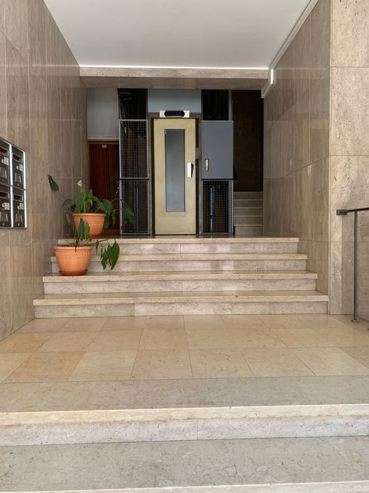 Apartamento T1 Lisboa/com 50 m2, para arrendamento na prestigiada zona da Lapa/Estrela