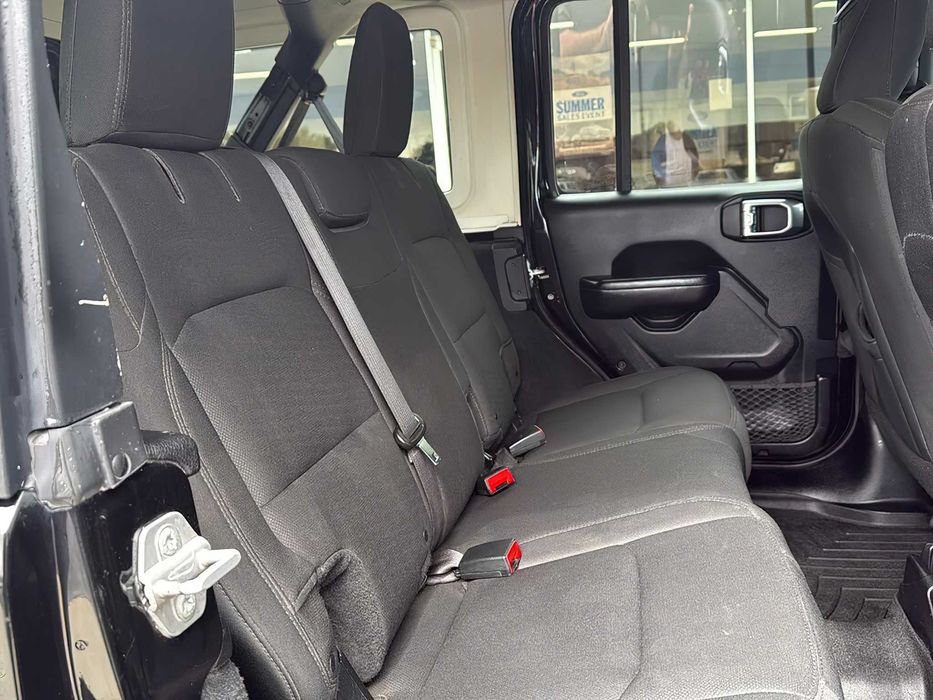 Jeep Wrangler Unlimited Sport S      2018