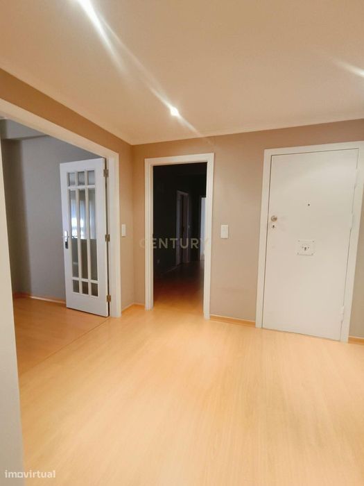 Fantástico T4 de 175 m² com Vista Rio e excelente  Localização na Póvo