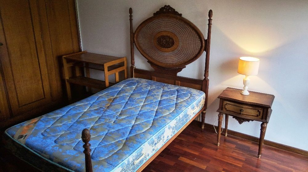 Cama Palhinha Com Mesinha Cabeceira