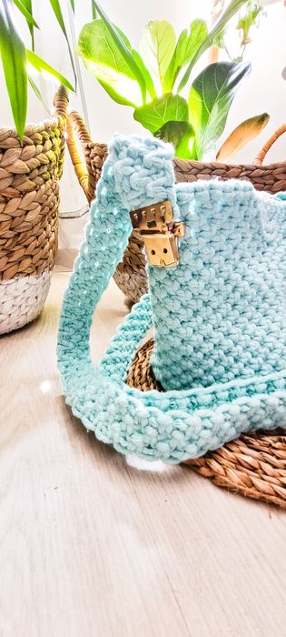 Mala tiracolo em Macramé