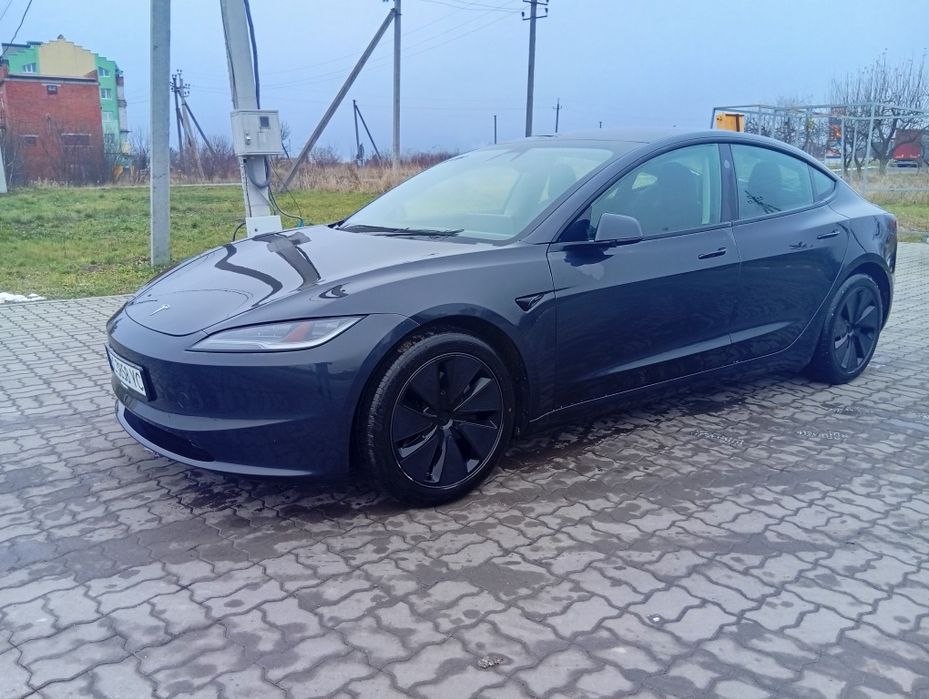 Тесла 3 2024 хайленд