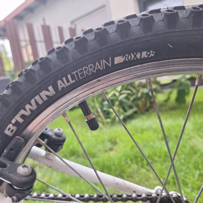 Rower dziecięcy BTWIN z kaskiem