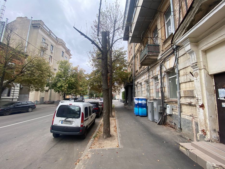 Оренда приміщення,на червоній лінії,під магазин,офіс мироносицька 57