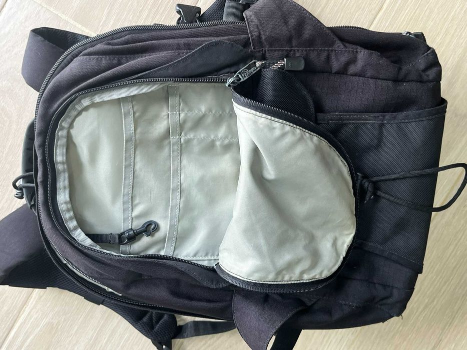 Lowepro CompuTrekker AW –Mala Fotográfica, compartimento para portátil