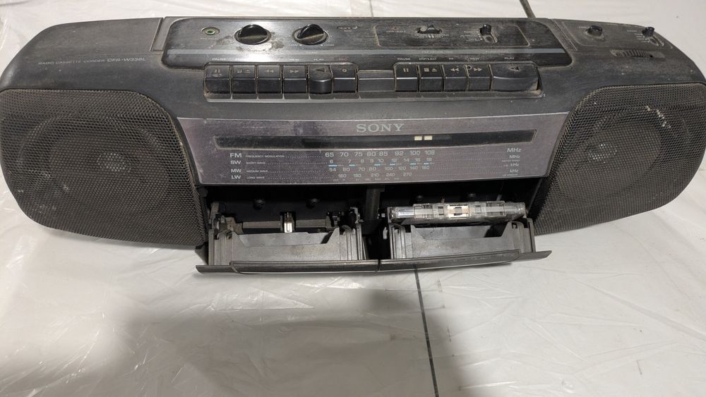 Продам магнітофон SONY