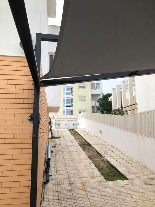 Moradia independente t4 no Carregado