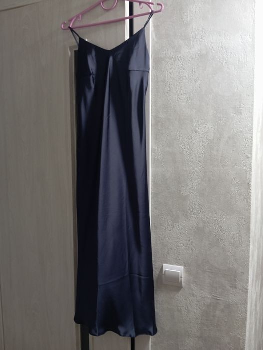 Продам атласный сарафан