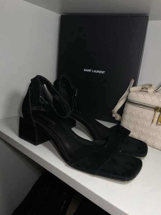 Оригінал! Чорні замшеві босоніжки Attizzare.