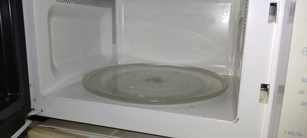 Мікроволнова піч Samsung з грілю