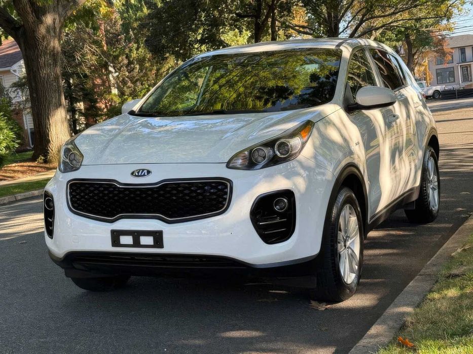 Kia Sportage LX      2018