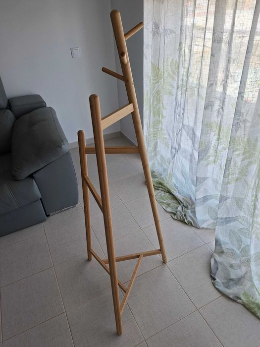 Cabide de pé em bambu IKEA MORSNING