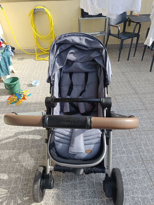 Carinho de passeio bebê