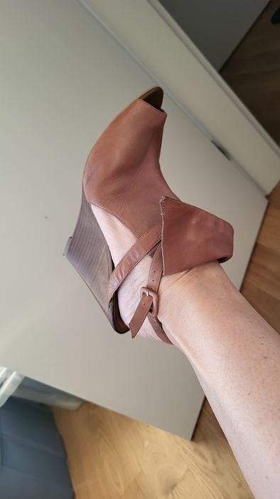 Skórzane sandały na wysokiej platformie 10 cm jak nowe 40