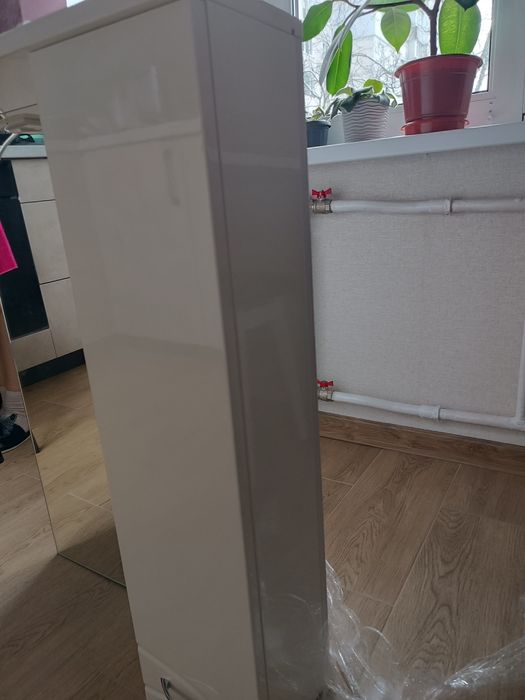 Шкафчик у ванну кімнату.