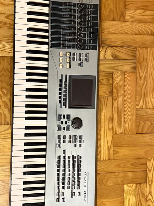 Yamaha XS7 + case – stan bardzo dobry, gotowy do gry od zaraz!