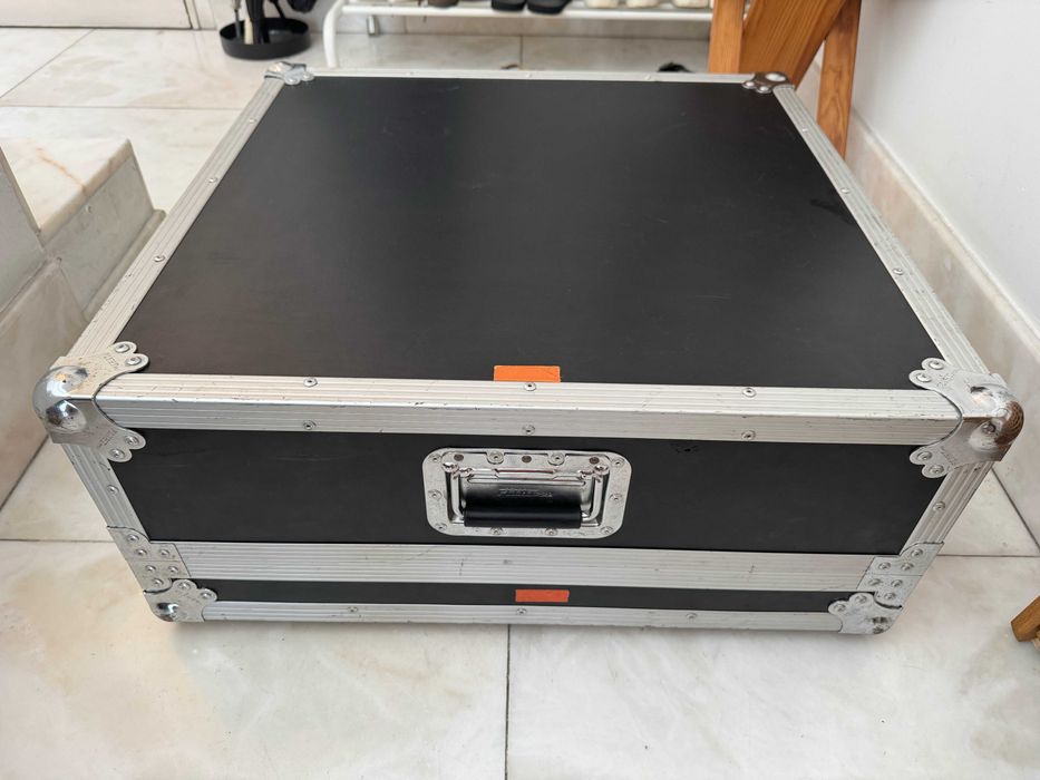 Behringer X32 Compact + Flyht Pro Case