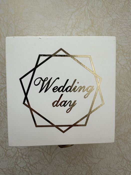 Продам скриньку для обручок