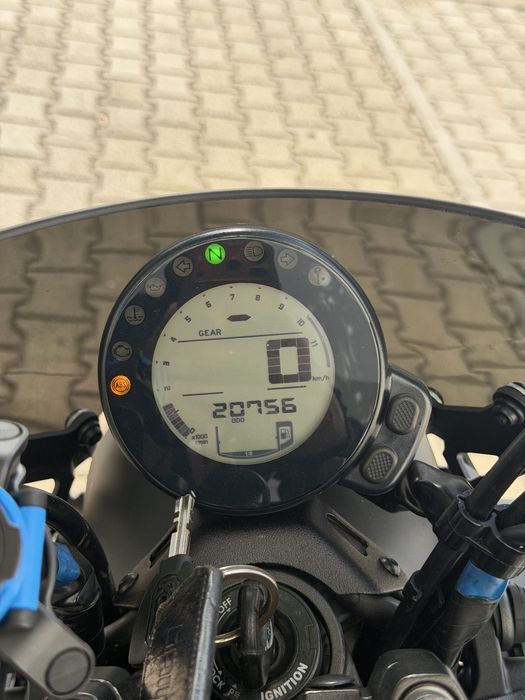 YAMAHA XSR 700 preta