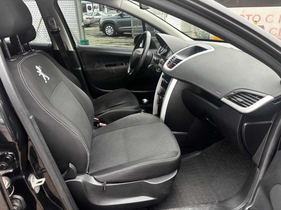 Продам Пежо 207 2012