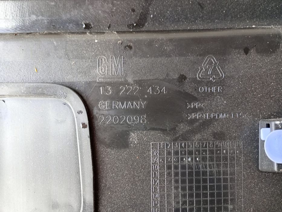 Osłona pasa tył Insignia A bagażnika