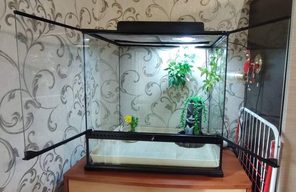 Большой террариум Exo Terra для игуаны, хамелеона, геккона и других ре