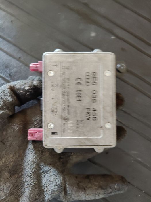 Wzmacniacz antenowy audi A4 b6 b7