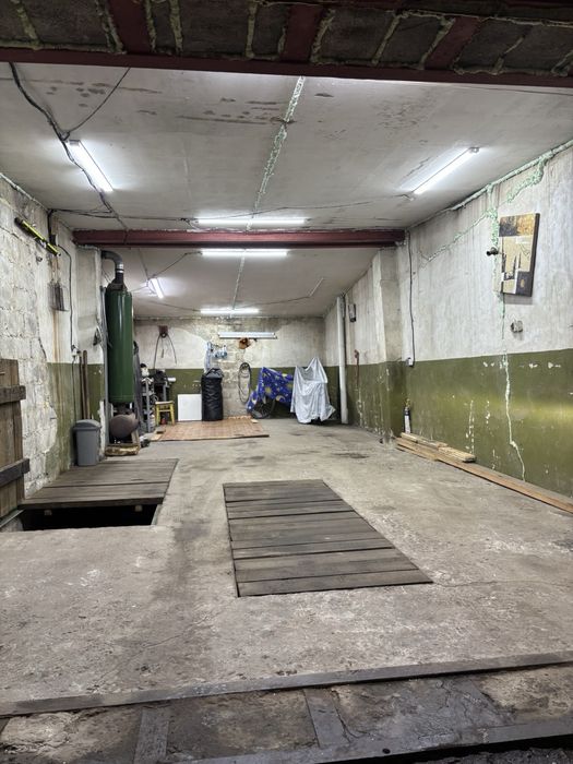 Продам гараж на 2 автомобілі