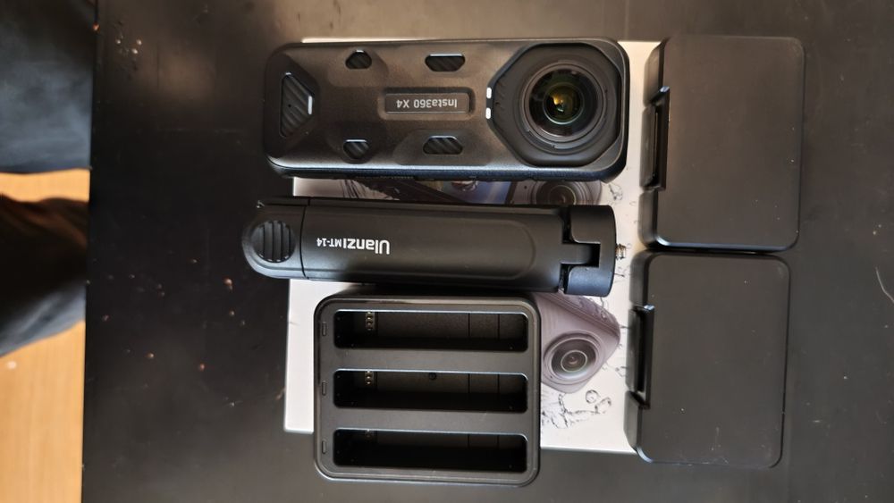 Câmera Insta 360 X4 como nova e com acessórios