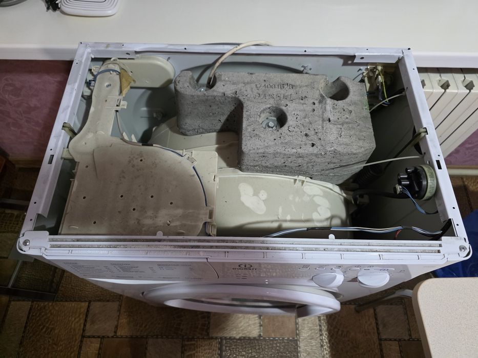 Продам стиральную машину  INDESIT WISN 82