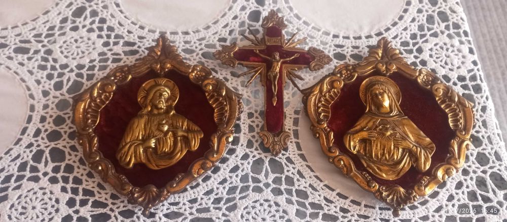 conjunto arte sacra em metal e veludo