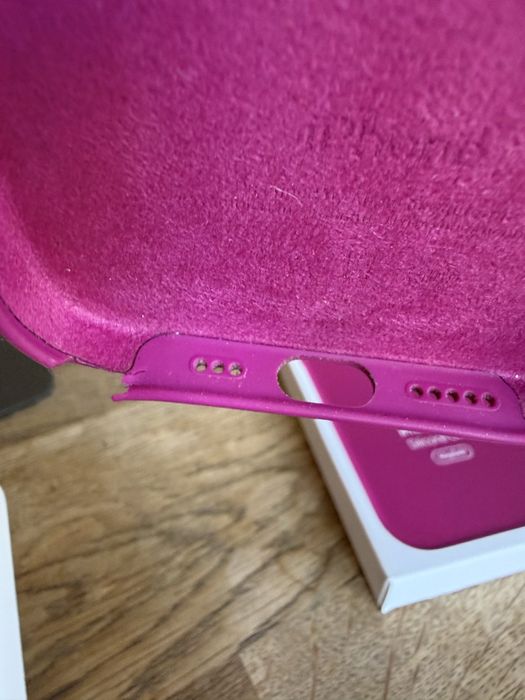 Oryginalne używane etui na iPhone'a 16 Pro