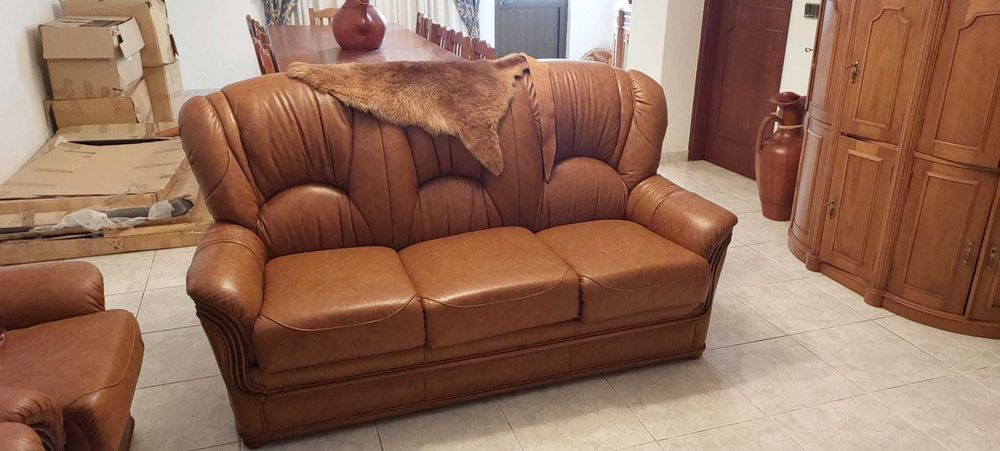 Sofás em Pele - Como Novos!!