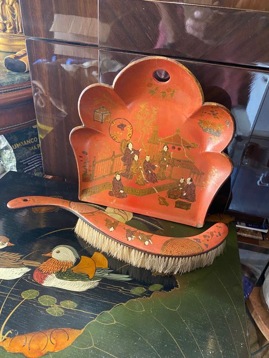 Apanha Migalhas escova Madeira Lacada Papel Machê China Séc XIX 34 cm