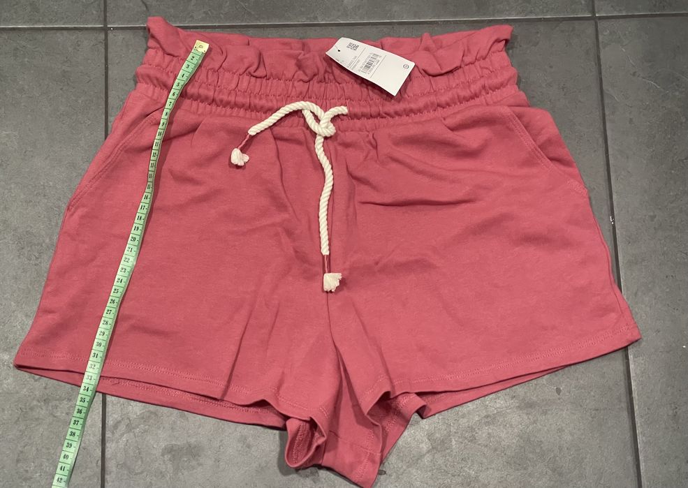 Шорти жіночі, розмір М, C&A