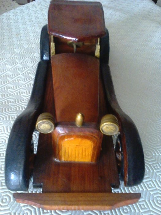 Carro em Madeira