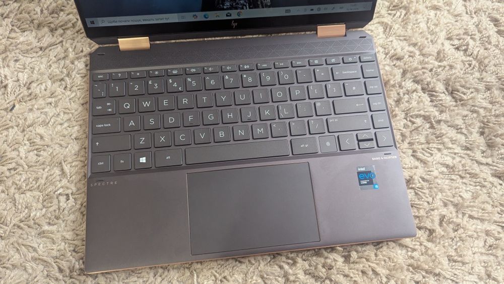 HP spectre 14-ea0007na  /Intel i5 -1135G7 / 512gb m2 / 8gb DDR 4 / Bang olufsen / сенсорна панель /ультрабук