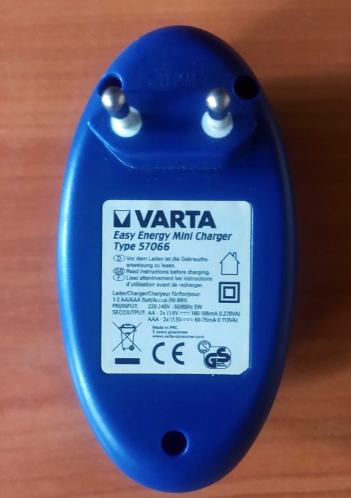 Зарядное устройство для 2-х аккумуляторов Varta