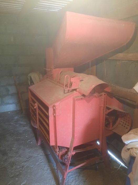 Malhadeira de milho, em muito bom estado.