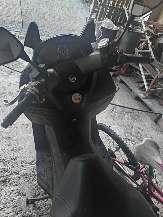 Moto Scooter Sym 600