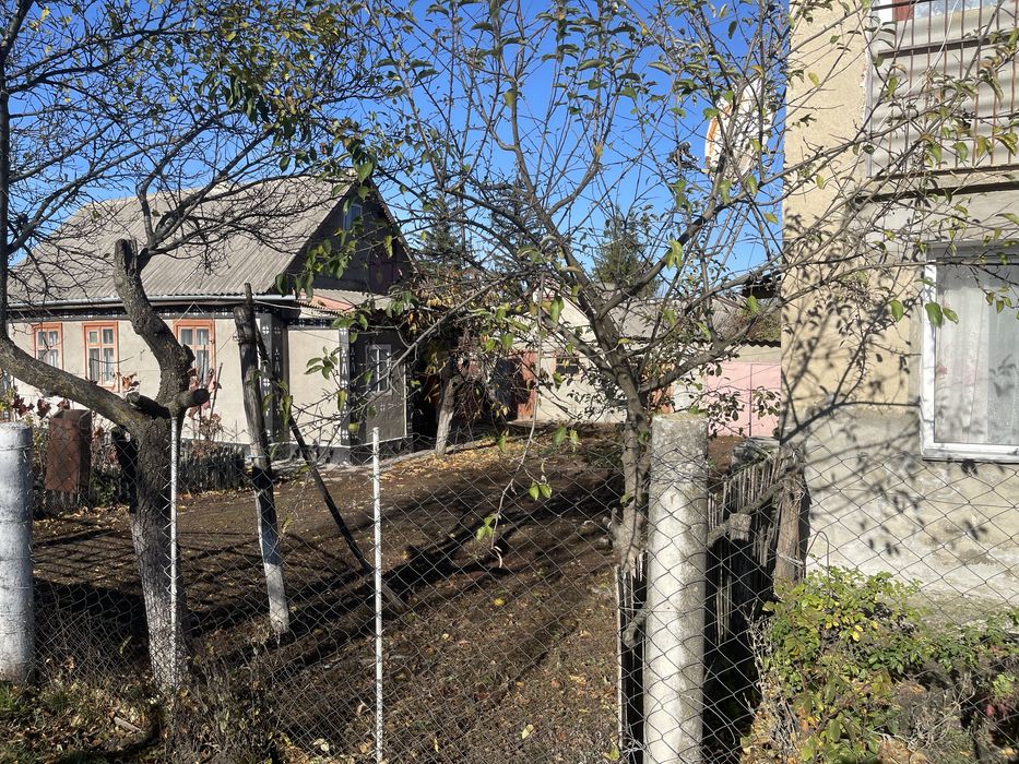 Продам  двоповерхових будинок