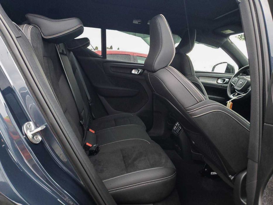 Volvo XC40 Recharge Pure P8 Vin code YV4ED3UB2N2711991 він код