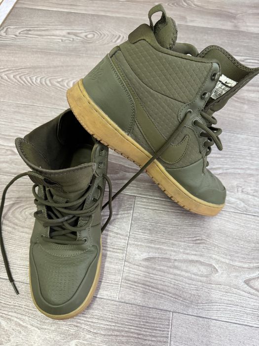 Кросівки Nike EBERNON MID WINTER 42 зелений