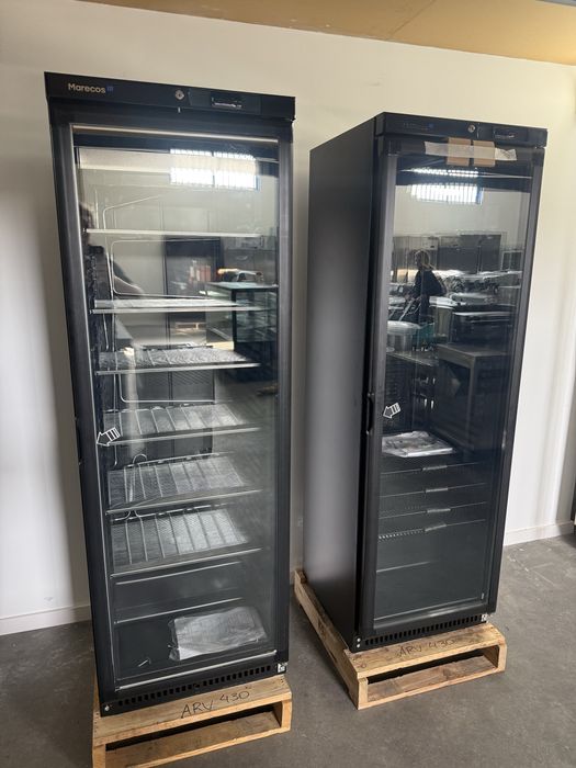 Vitrines de conservação e de congelação  Cor Preta