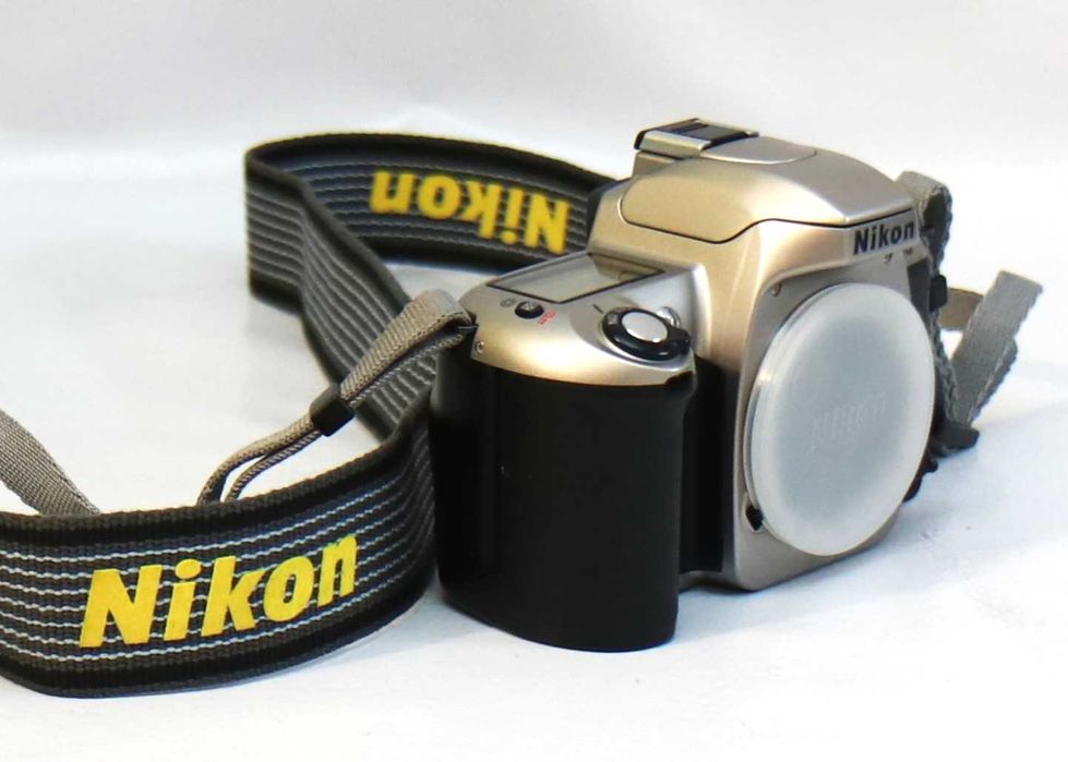 Nikon F65 (SÓ CORPO) máquina fotográfica analógica (de rolo)