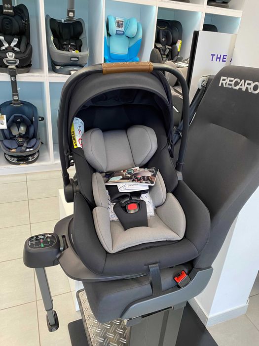 NUNA Arra Next + Base Next Fotelik dla niemowlaka na ISOFIX do 85cm