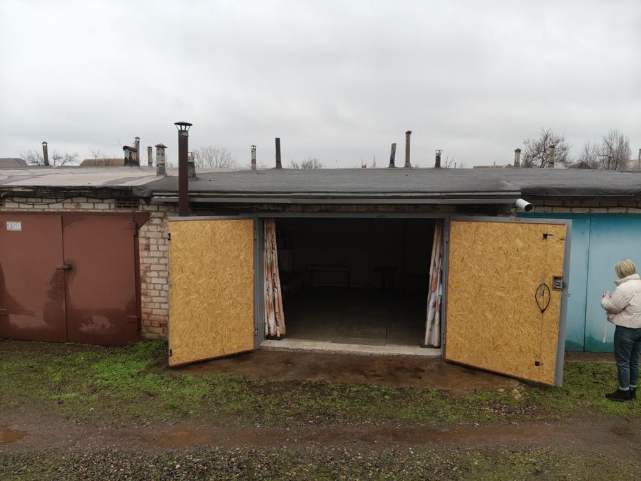 Продам гараж  остановка "Шахтопроходка"