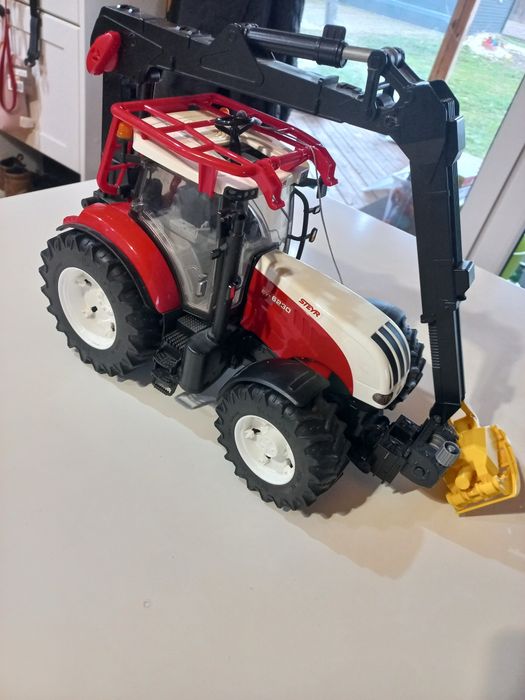 Bruder traktor steyr leśny