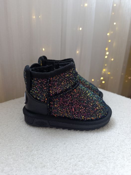 Угги зимові для дівчинки розмір 26