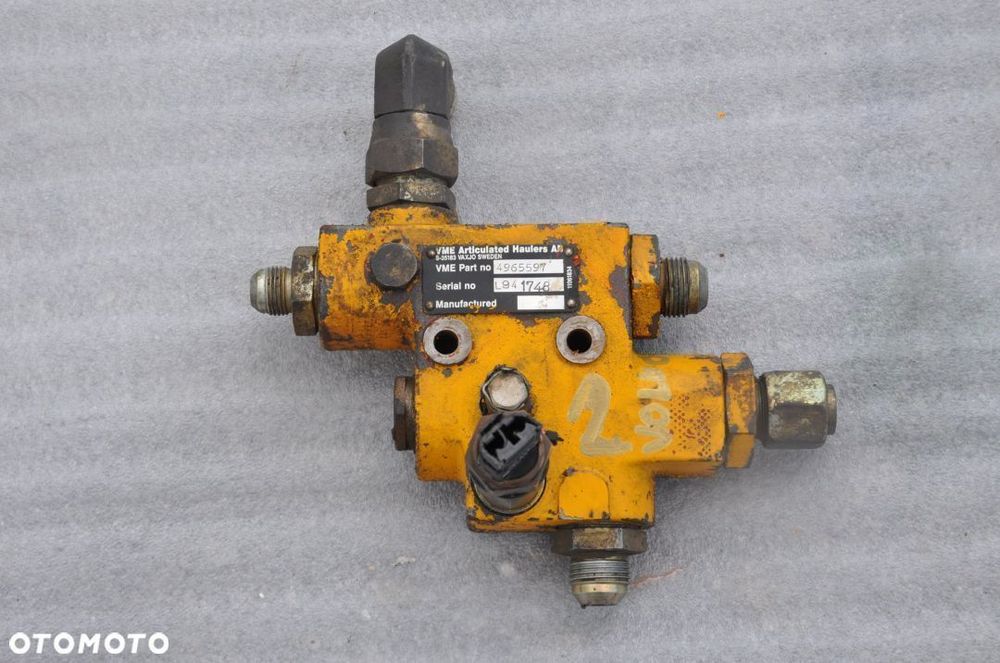 ROZDZIELACZ VOLVO BM A25 4965597/L941748